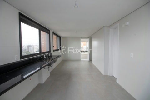 Image 5 - 1032945