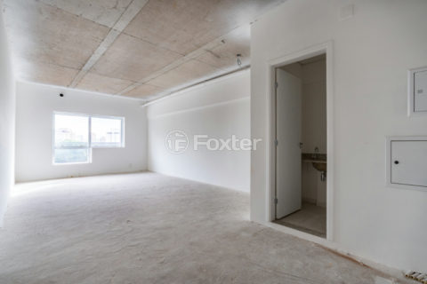 Image 3 - 1032946