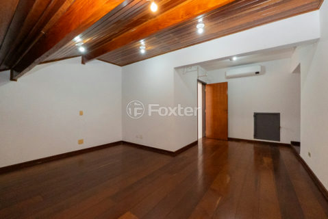 Image 70 - 1032956