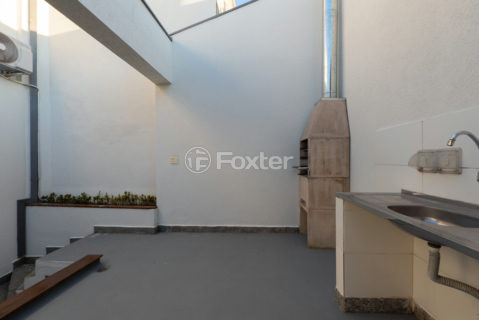 Image 29 - 1032956