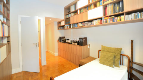 Image 32 - 1032975