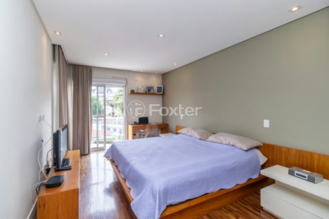 Image 33 - 1032976