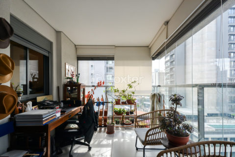 Image 9 - 1032982