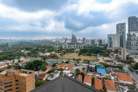 Image 33 - 1032985