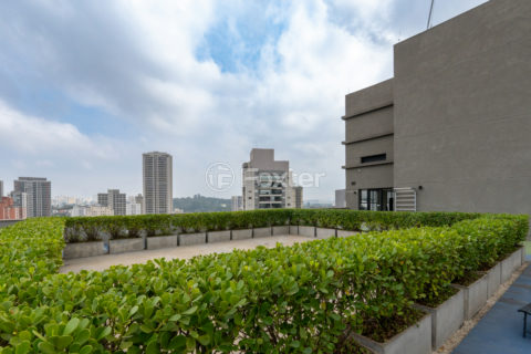 Image 40 - 1032985