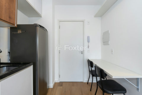 Image 21 - 1032985