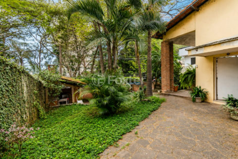 Image 35 - 1032986