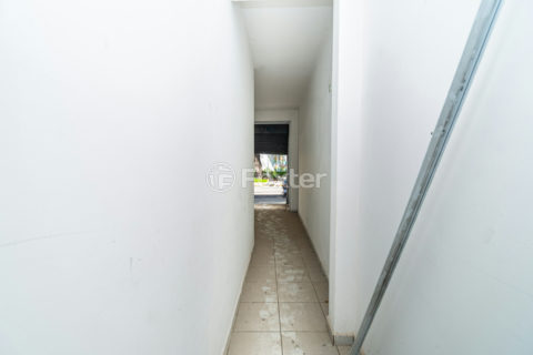 Image 6 - 1032987