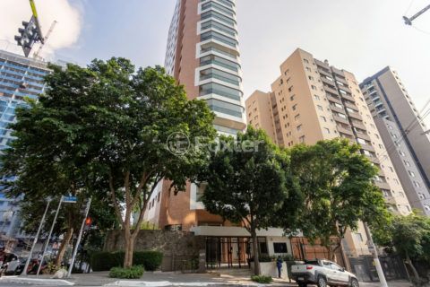Image 44 - 1032997