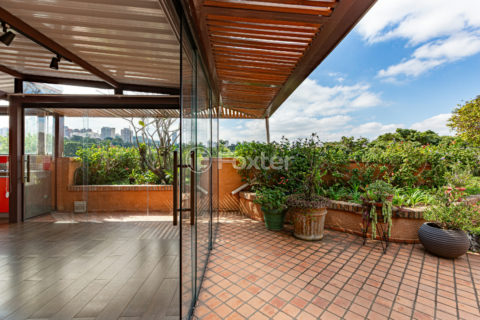 Image 34 - 1033005