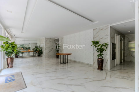 Image 32 - 1033006