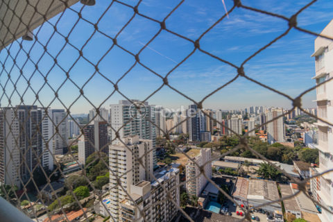 Image 8 - 1033017