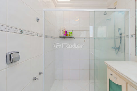 Image 32 - 1033030