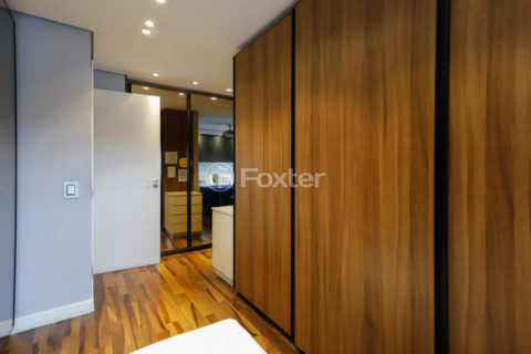 Image 23 - 1033034