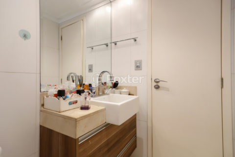 Image 30 - 1033034