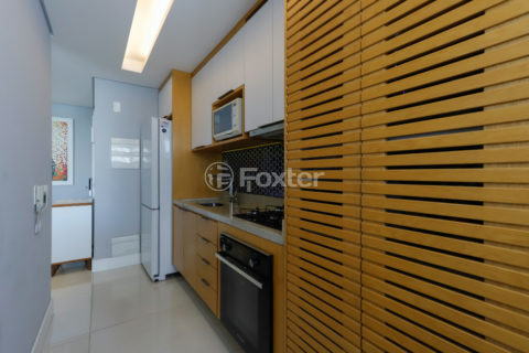 Image 42 - 1033043