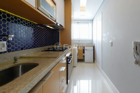 Image 38 - 1033043