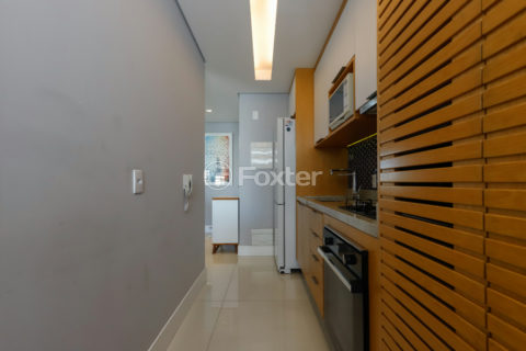 Image 43 - 1033043