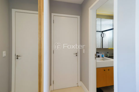 Image 30 - 1033043