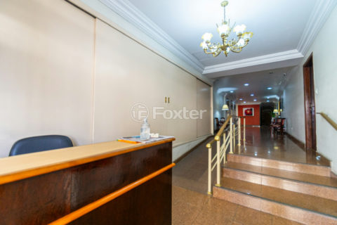 Image 30 - 1033045