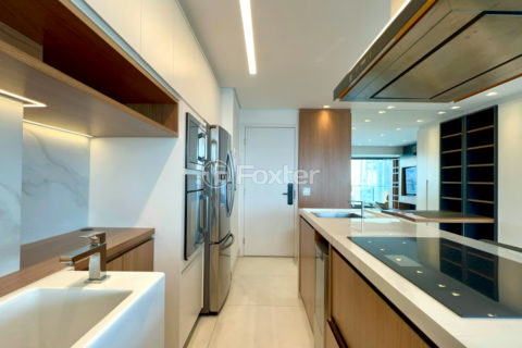 Image 21 - 1033047