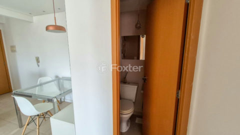 Image 8 - 1033057