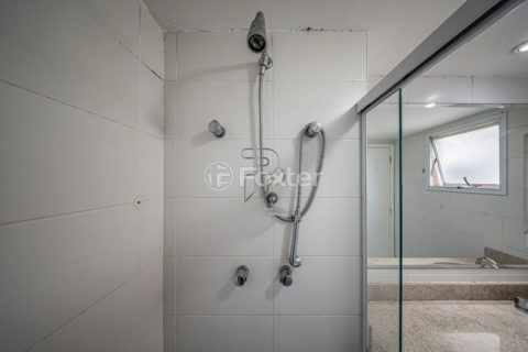Image 25 - 1033059