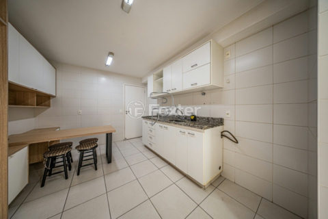 Image 47 - 1033059