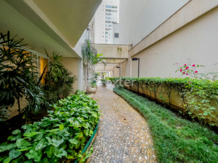 Image 31 - 1033070