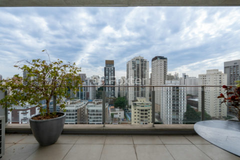 Image 11 - 1033079