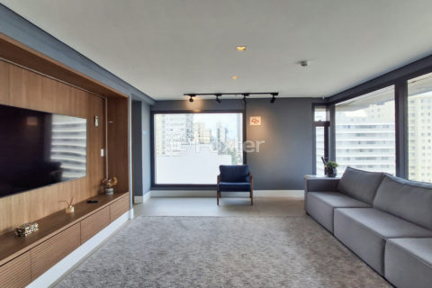 Image 32 - 1033085