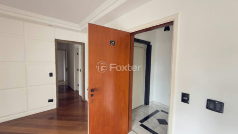 Image 35 - 1033099