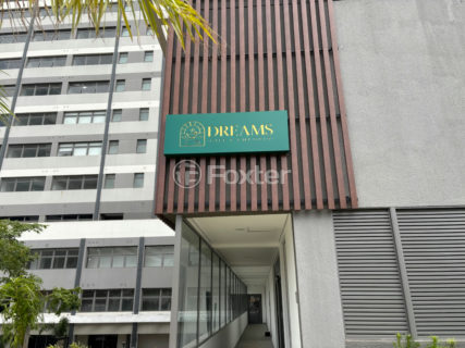 Image 34 - 1033108