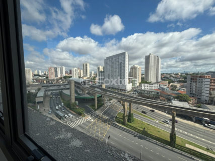 Image 17 - 1033108