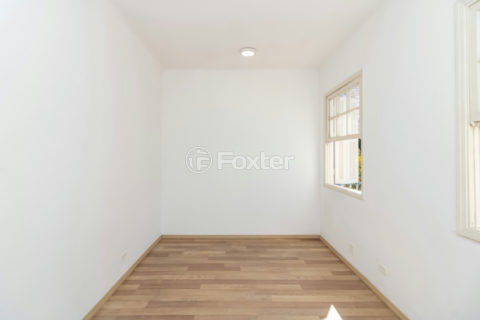 Image 21 - 1033111
