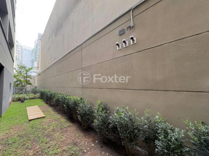 Image 8 - 1033118