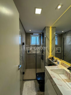Image 39 - 1033144
