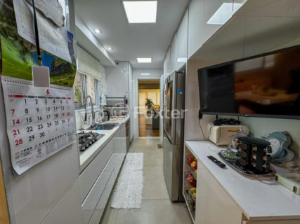 Image 30 - 1033144