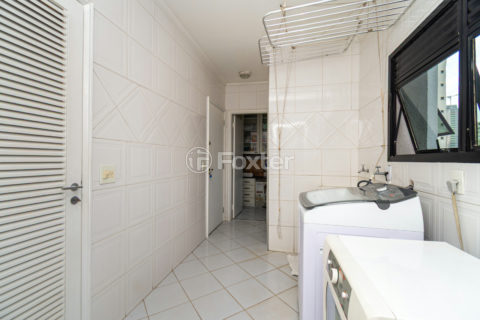 Image 25 - 1033155