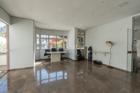 Image 37 - 1033158
