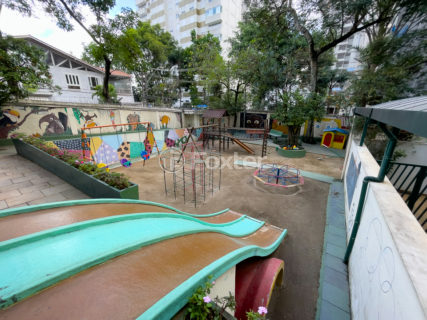 Image 36 - 1033185