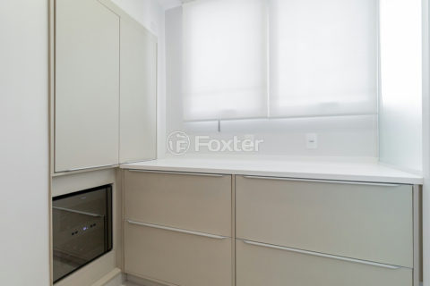 Image 28 - 1033185