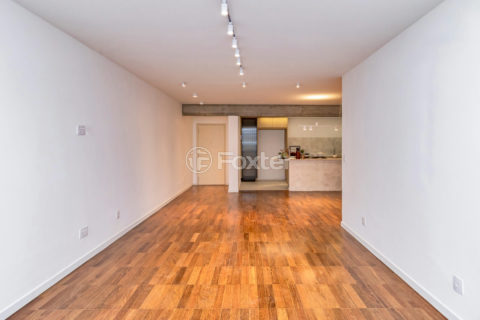Image 34 - 1033191