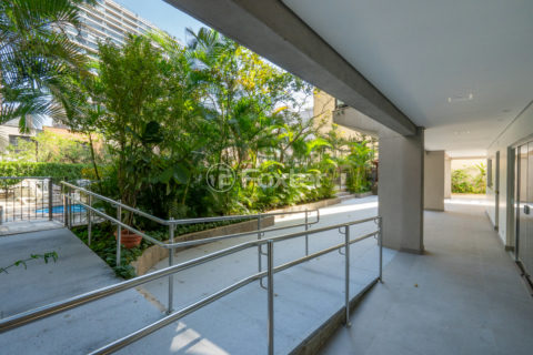 Image 37 - 1033193
