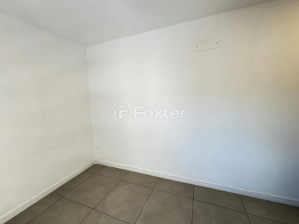 Image 30 - 1033207