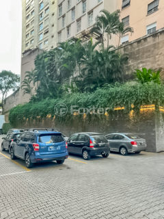 Image 37 - 1033211