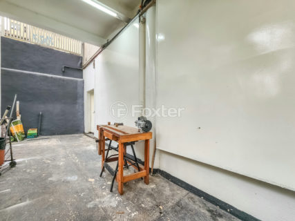 Image 34 - 1033211