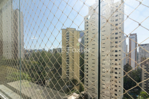 Image 17 - 1033248