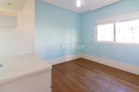 Image 32 - 1033248