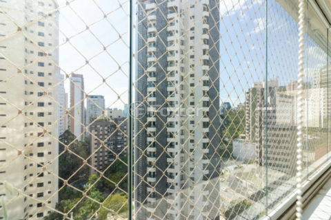 Image 18 - 1033248